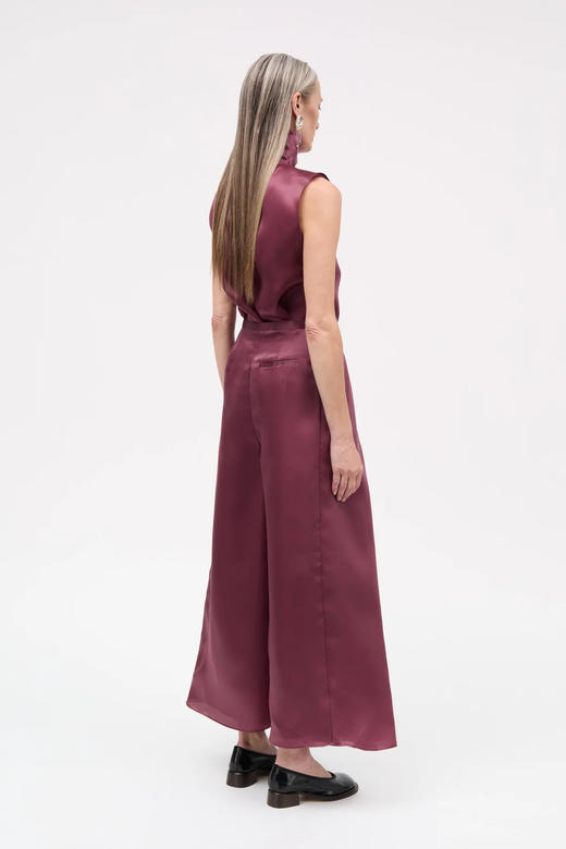 Mark Kenly Domino Tan 26PS 莓果色tasha高领无袖上衣 商品图1