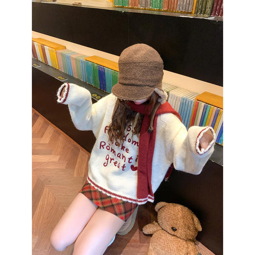 <曾小咸推荐>3.9现货秒杀 ！微信超特价！字母刺绣毛衣 日常219.99 立减100 秒杀119.99！！撞色围巾  秒杀39.99！！ 商品图3