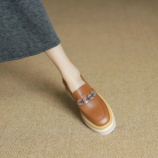 [预售5天]英伦风厚底松糕鞋女百搭真皮米白色坡跟高跟乐福单鞋ZMXY&ZM2594-1 商品图0