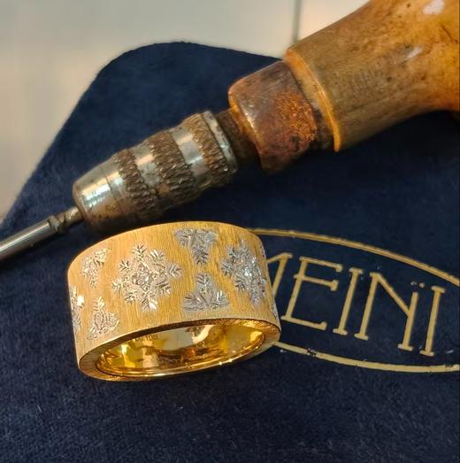 【官价7-8折】meini佛罗伦萨高级定制工坊-【皇家锦缎系列】 戒指 耳钉 项链 黄金 天然钻石 商品图0