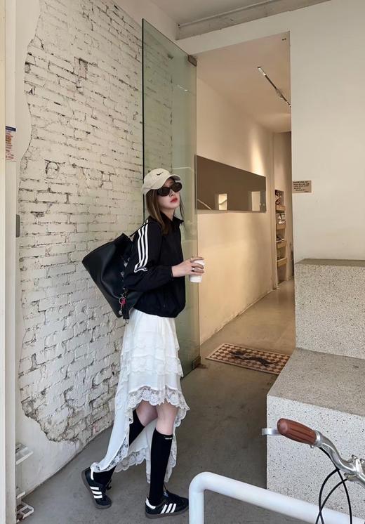 一店k （老渠道！新年🧨战包!！）爱惨了这种松松垮垮的感觉！实在拒绝不了一点的高级感手袋！这颜值直接出圈！颜值又高又实用，这不费吹灰之力的松弛感，一秒出片！巴黎公文包 真的就是掌管松弛感的神 商品图3