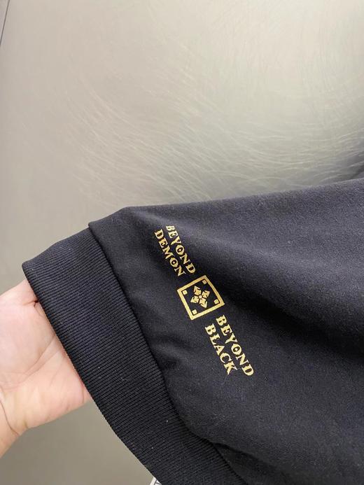 F011220高克重纯棉2025年冬新品烫金印花连帽套头卫衣 商品图5