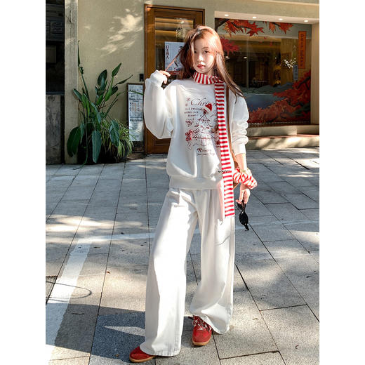 <曾小咸推荐>现货秒杀 ！微信超特价！圣诞树印花加绒卫衣（含围巾） 日常219.99 立减130 秒杀89.99！！ 商品图2