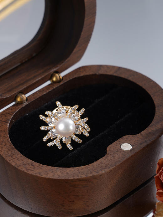 子佩集【雪域仙踪】珍珠惜王妃胸针【XXXZ233】6.5mm珠镀金雪花2601 商品图6