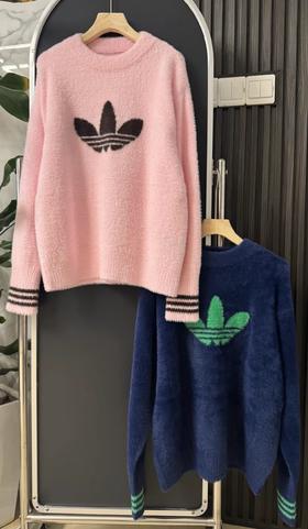 F011270三叶草女子柔软蓬松半高领毛绒毛衣