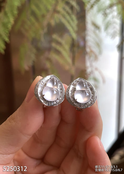 5250312，葫芦耳钉。具体价格微信咨询 商品图2