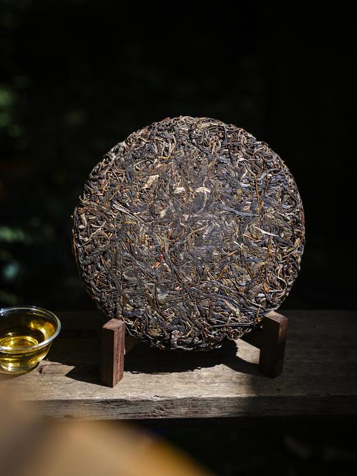 【马行驰骋】【前6小时加赠礼盒】2026马年贺岁饼，选自德宏王子山古树纯料，全球限量发行120套，每饼皆是珍贵之选，357克/饼，拍5发6 商品图3