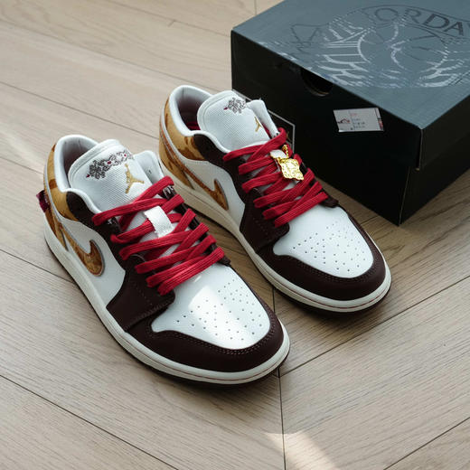 【秒杀价已调 直接拍】AIR JORDAN 1 LOW 1 马年限定 低帮复古篮球鞋 CNY新年款 商品图1