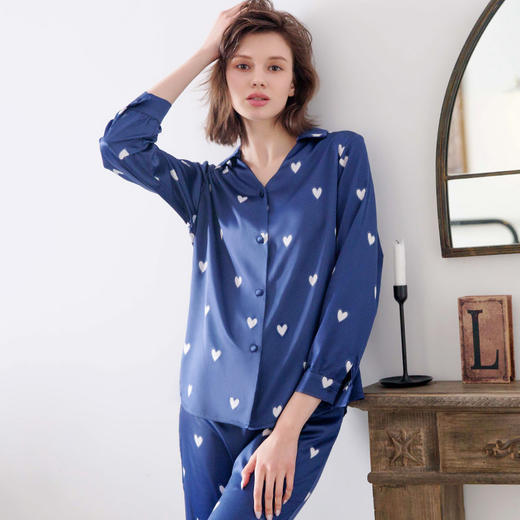 春上新爱帝女式丝滑缎面仿真丝爱心小印花长袖家居服套装 商品图2