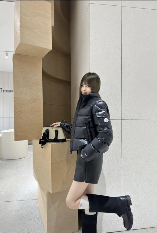 蒙口 Petra女士短款羽绒夹克套 三色 （MT） 商品图3