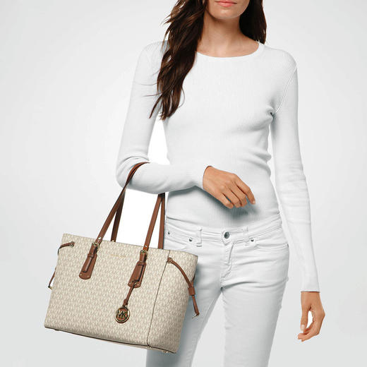 192317863949 迈克高仕MICHAEL KORS MK/Voyager 中号老花托特包【42*15*26cm】 商品图2