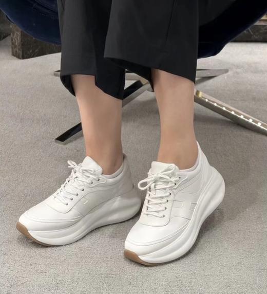 重磅渠道   H超轻chunky厚底运动鞋   7.5cm 超轻泡芙跑鞋  三色休闲跑鞋 商品图1