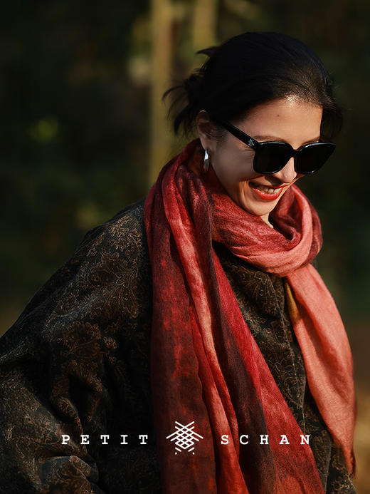 Petit Schan小闪 CLO#1021 Poetic Bloom 诗情花意 进口平绒印花3M黑科技高效暖绒佩斯利印花新中式棉服 商品图2