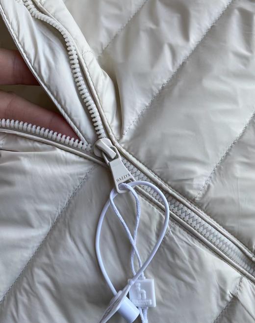 F011238秋冬甄选连帽轻薄排骨羽绒服女通勤休闲保暖外套 商品图12