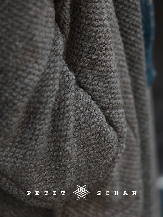 Petit Schan小闪 CLO#1019 Keep it low-key 无需声张 进口美利奴羊毛混纺贝壳绣浴袍式腰带针织长大衣 商品图6