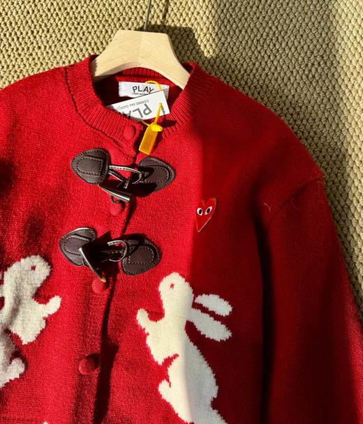 F011262甜美学院感红色兔子牛角扣针织开衫 商品图10