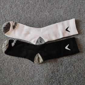 原单正品卡拉威长筒高尔夫球袜，男款均码39-45
只有白色。五双一组