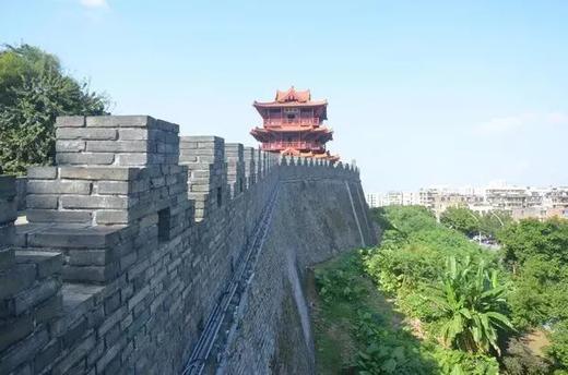 户外@肇庆象岗云道+鼓浪屿“岩前村”+古城墙+骑楼街1天 商品图2