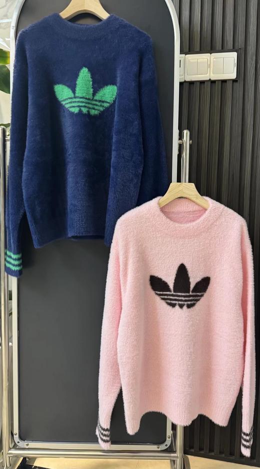 F011270三叶草女子柔软蓬松半高领毛绒毛衣 商品图1