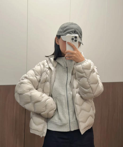 老米优品🎈品牌代工厂《  情侣款❤一体式防风保暖轻暖石墨烯连帽羽绒服》90%白鸭绒，休闲，轻便，松弛感拉满！ 商品图9