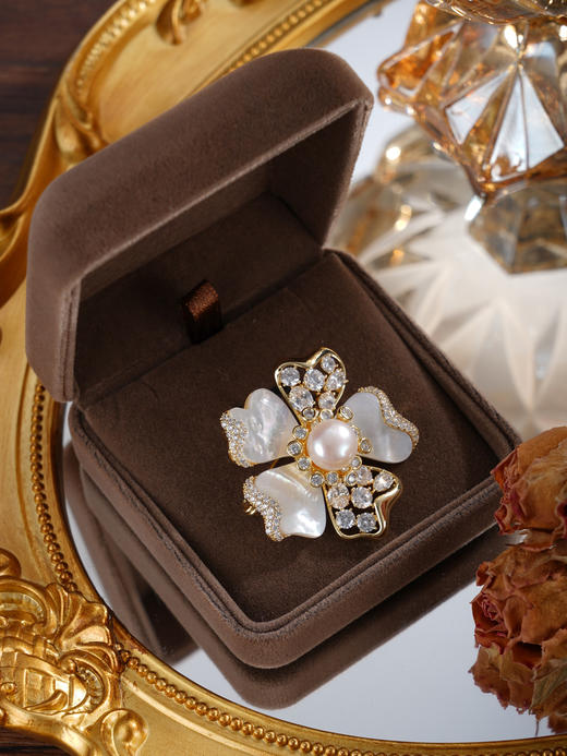 子佩集【荣光映蕊】珍珠惜王妃胸针【XXXZ240】9mm珠镀金贝母花朵2601 商品图2