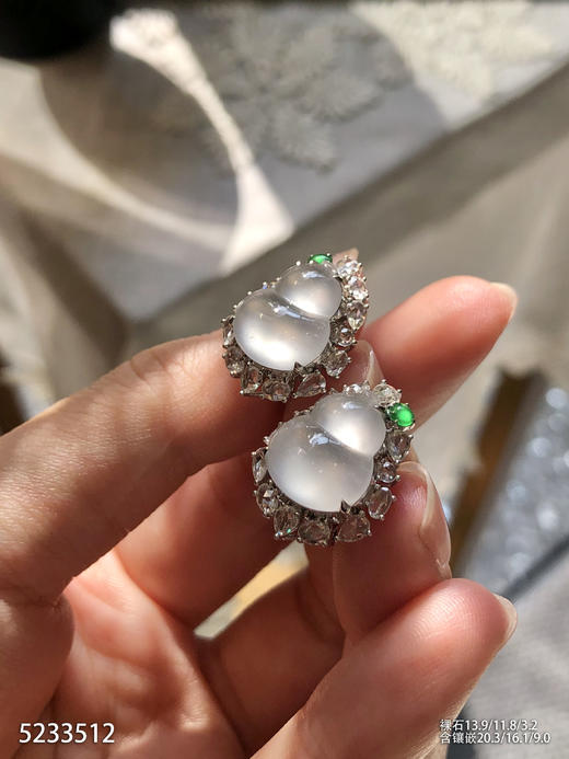 5233512，葫芦耳钉。具体价格微信咨询 商品图2