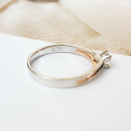 老庙AU750双色金镶天然经典简约四爪款0.175克拉钻石戒指11号（戒圈可改）261225AK17 商品图7