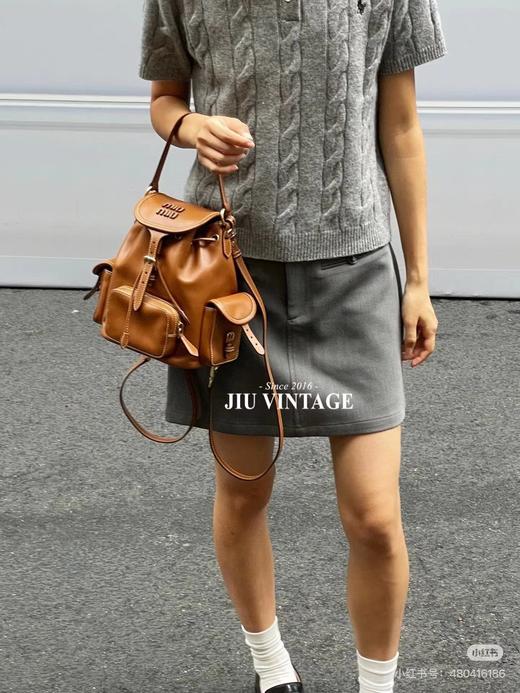 F011210摩登格调少女感+酷感绝绝子双肩背包 商品图1