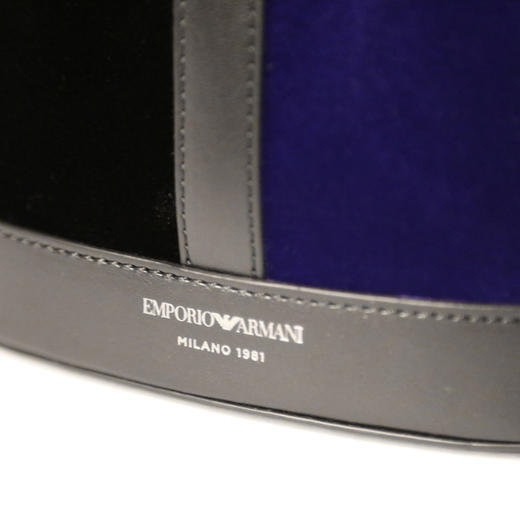 8059516570868 EMPORIO ARMANI 女士耐用简约百搭手提包【20*22*10cm】 商品图4