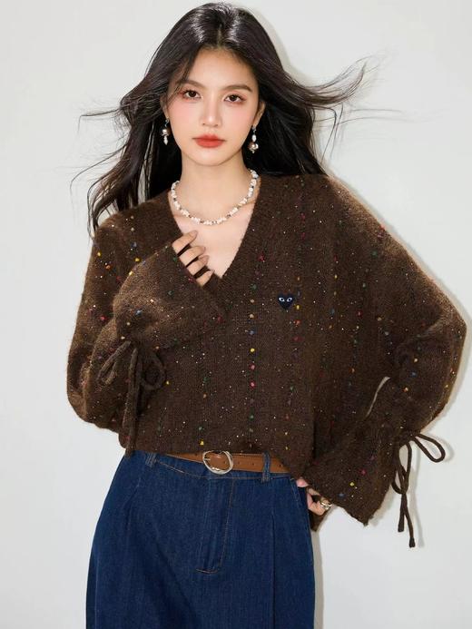 F011268甜美设计感V领喇叭袖亮丝针织衫毛衣 商品图7