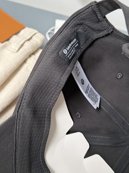 点此购买 lulu露露Unisex Classic男女款鸭舌帽 339714 商品图14