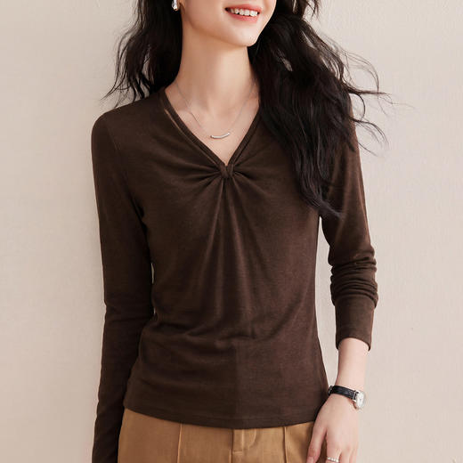 「自j」全新升级【铂金会员128/天猫169/差价41】(03542)洛诗琳新款小别致挂脖扭结V领长袖T恤2026春季正肩显瘦上衣 商品图2