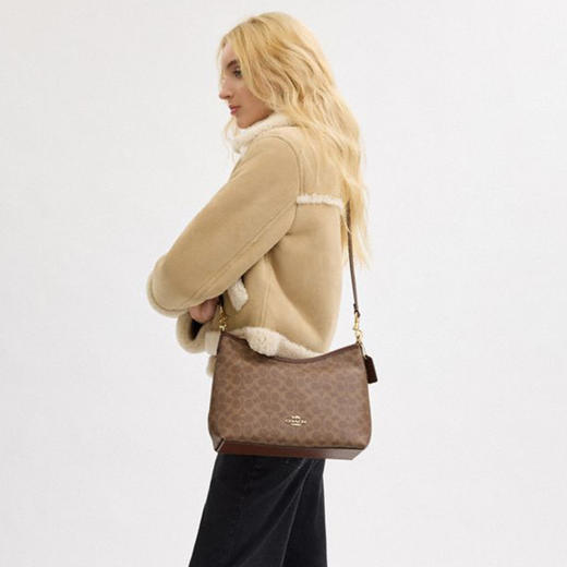 196395556618 COACH 蔻驰Laurel 31老花单肩斜挎流浪包CV975【31*10.5*23.5cm】 商品图3