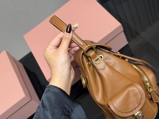 F011210摩登格调少女感+酷感绝绝子双肩背包 商品图13