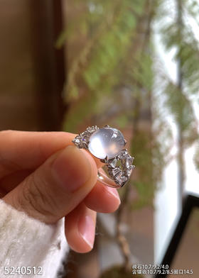 5240512，蛋面戒指。具体价格微信咨询