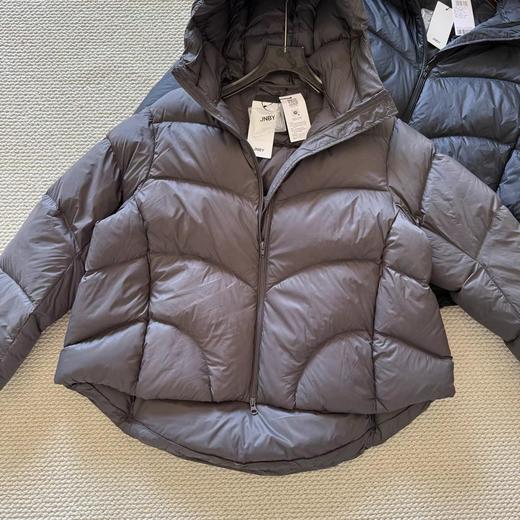 F011239冬新品连帽羽绒服宽松泡芙女士外套 商品图11