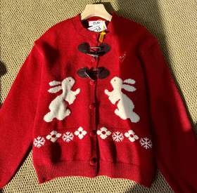 F011262甜美学院感红色兔子牛角扣针织开衫