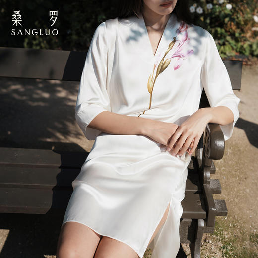 东方鸢尾』桑罗中式V领连衣裙桑蚕丝女士中袖睡裙可外穿 商品图1