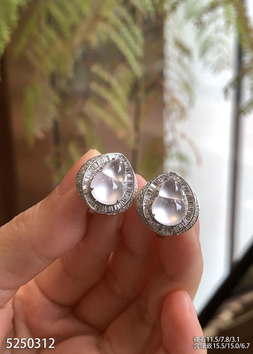 5250312，葫芦耳钉。具体价格微信咨询 商品图3