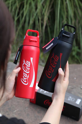 SIGG 律动系列一键开合保温杯 | 可口可乐正版联名款，Roblox唯一水杯提供商