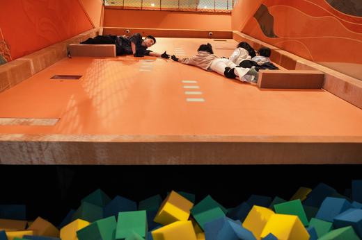 即买即用！综艺同款鲁班奇幻乐园，10000平超大室内空间，王牌特工石械阵，智慧闯关云梯阵，20+高能主题空间，超绝独特玩法，脑力和体力的双重考验。 商品图3