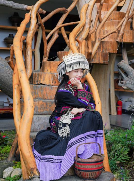 已成团1.17崇州【探秘彝族文化】民族服装体验名族文化，穿越丛林栈道，非遗漆器绘画，民族特色长桌宴，篝火晚会，载歌载舞解锁千年文明！ 商品图2