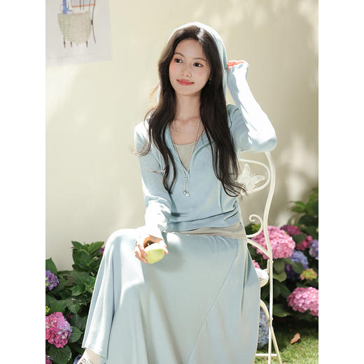 鹿向南「蔚蓝晴空」蓝色长袖T恤半身裙俩件套女春季新款休闲套装 商品图4