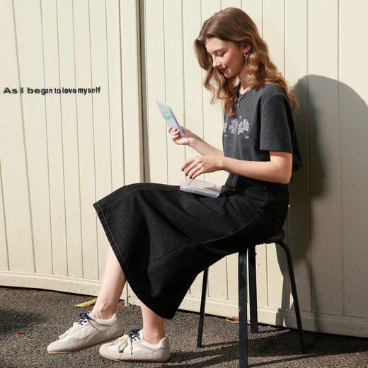 三彩2026春季新款简约复古牛仔裙半身裙高腰直筒裙长裙时尚M 商品图1