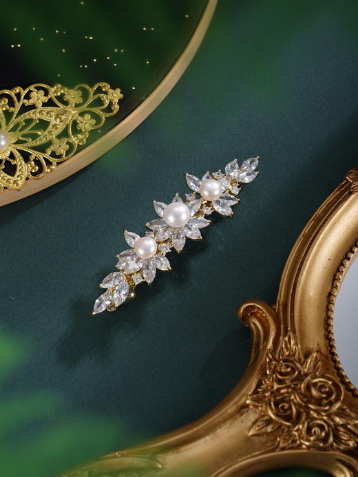 子佩集【冰花皎月】珍珠惜王妃发夹【HBFJ032】6.5-7.5mm珠镀金三朵花2601 商品图3