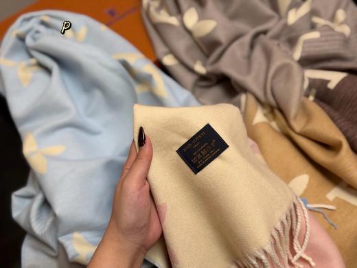 F011321冬季新款女士三色渐变款流苏披肩围巾围脖 商品图10