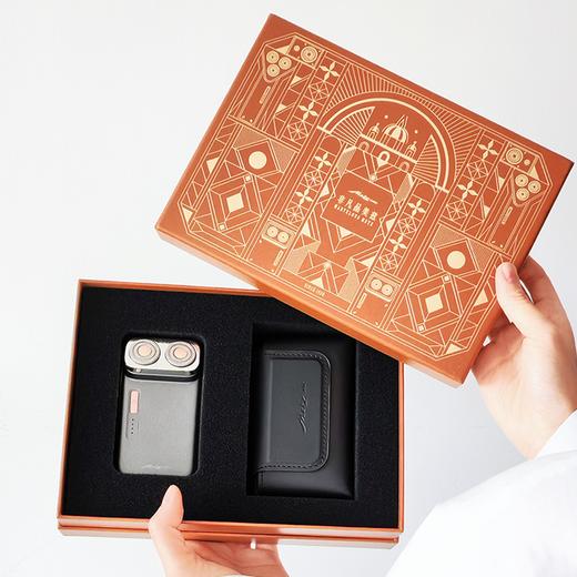 疯抢中！！【春节不打烊】【德国METZ美兹·金卡精英版双头剃须刀】IPX7级全身防水 小巧便携 高端礼盒装/重奢豪礼 商品图11