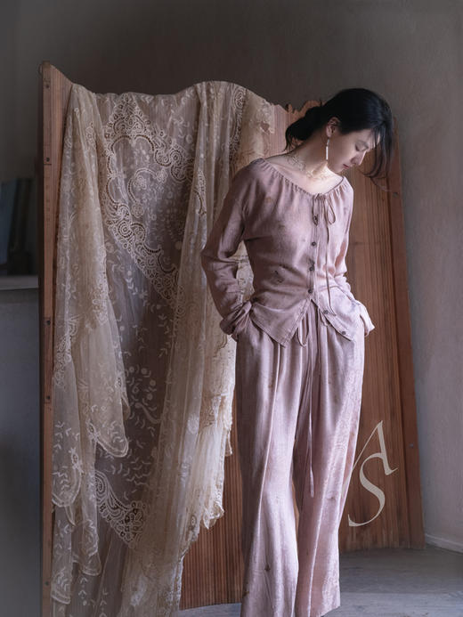 Mutedance 烟粉色真丝提花直筒裤 商品图0