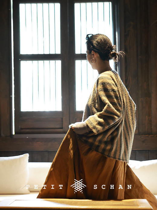 Petit Schan小闪 CLO#1023 Stretch 伸懒腰 进口羊驼毛混纺一片式剪裁条纹套头衫 商品图4