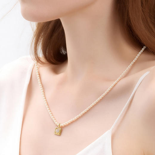 三彩2026新款镀金方形锆饰吊坠珍珠项链闪耀轻奢通勤约会锁骨链女 商品图1